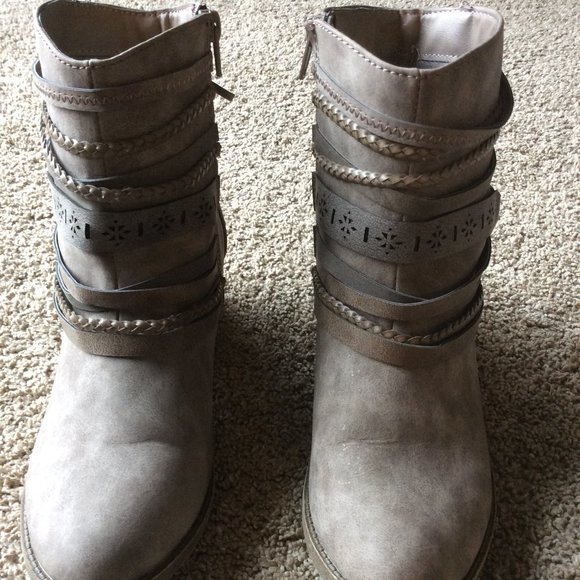 Garbo Shoes - Garbo Boots-Like New